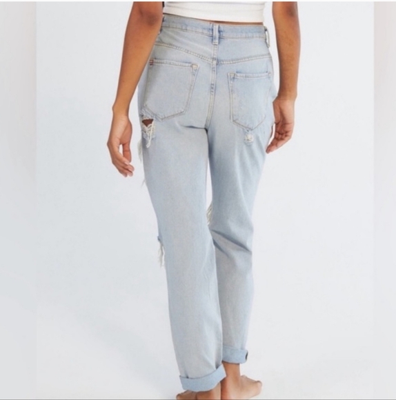 BDG Mom High Rise Distressed Straight 90s Jeans Size 27 - Picture 2 of 8
